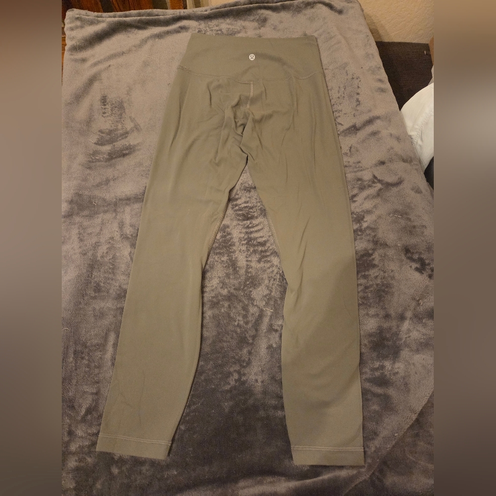 Lululemon Align™ High-Rise Pant 25". Size 6. Color